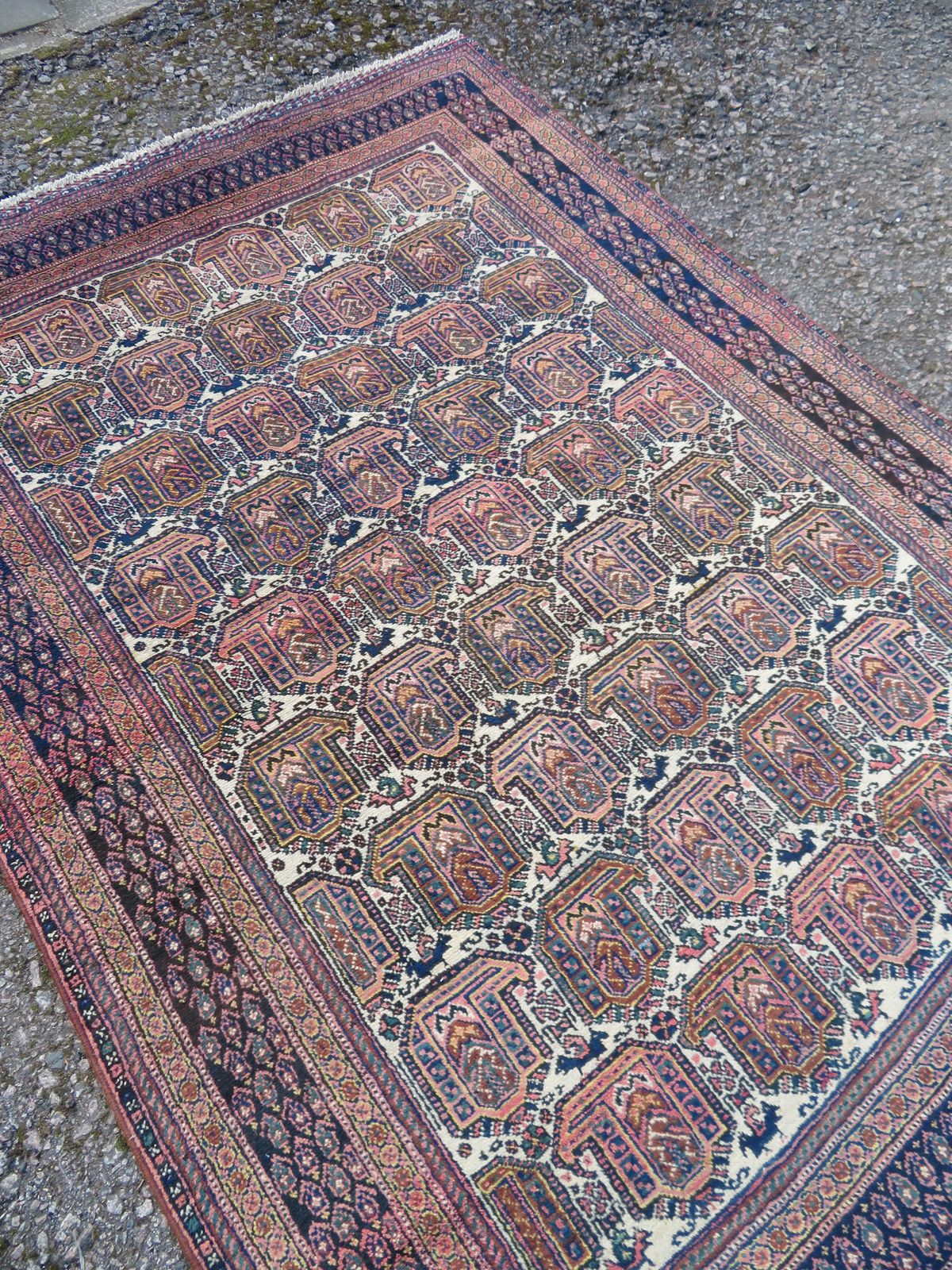 950.0 Antique Afshari Rug. 196cm X 136cm. photo