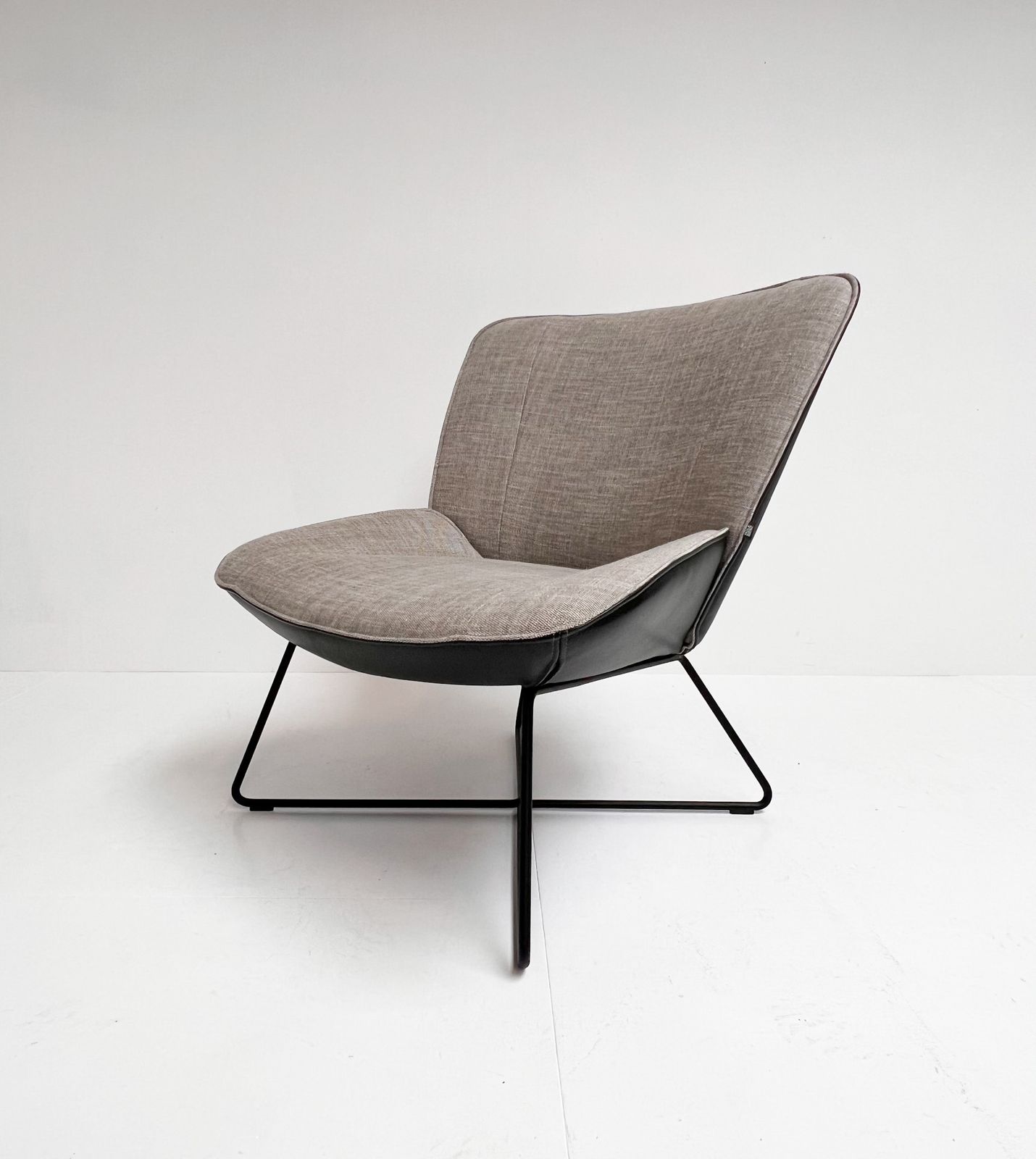 1090.0 Rolf Benz Leather 383 Chair By Joachim Nees, After 2000 photo