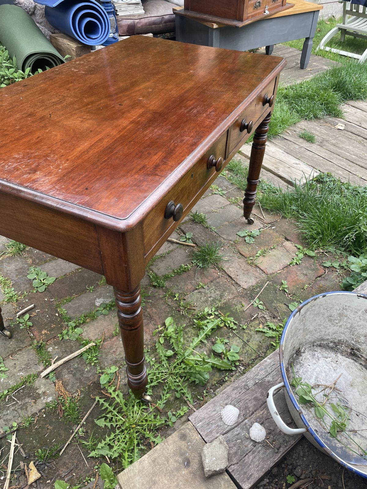 Antique Mahogany Table Seats 4 To 6 People photo 385.0