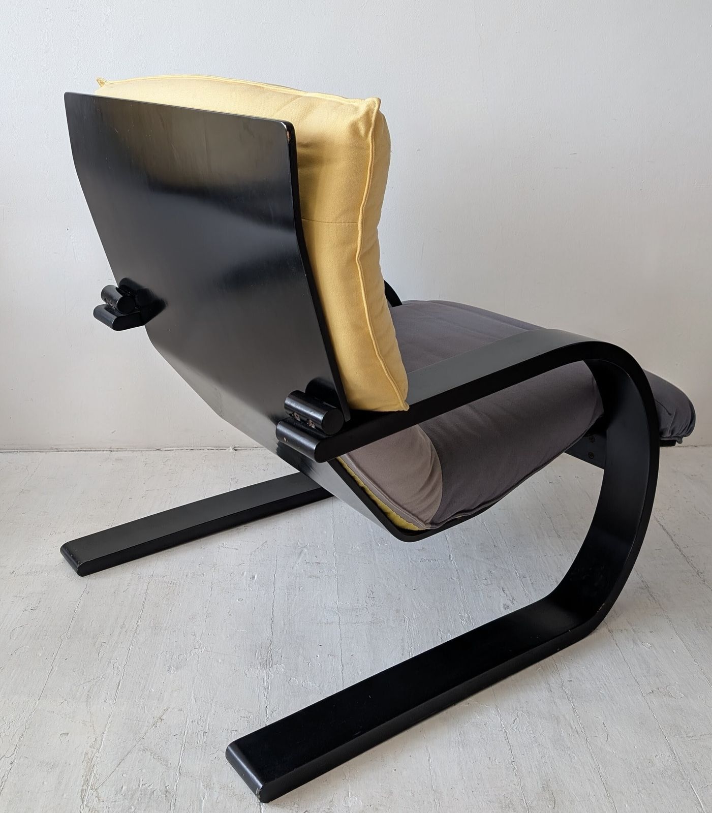 photo vinterior Vintage Italian Carlo Berruti For Danber Lacquered Bent Ply Lounge Chair 1970s / 80s  2 Available
