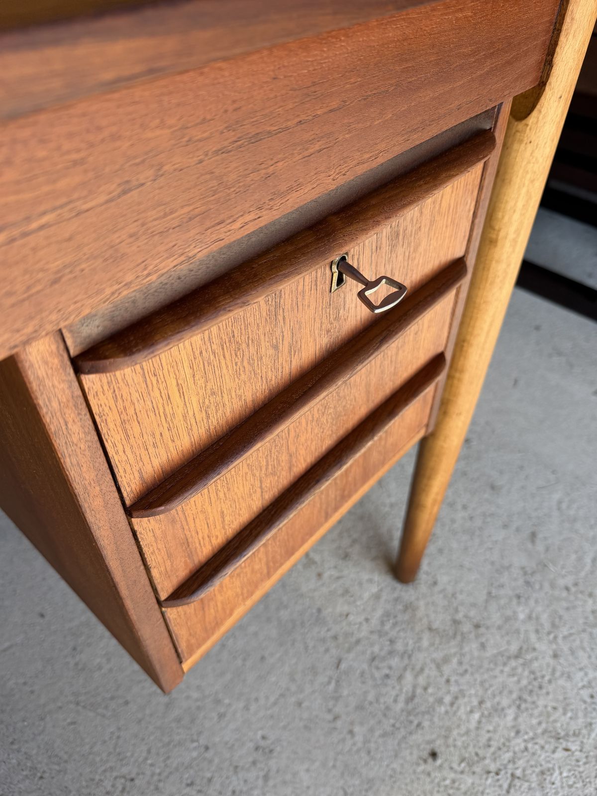 785.0 Mid Century Danish Teak Small Desk By Møbelfabrikken La Os Vintage photo