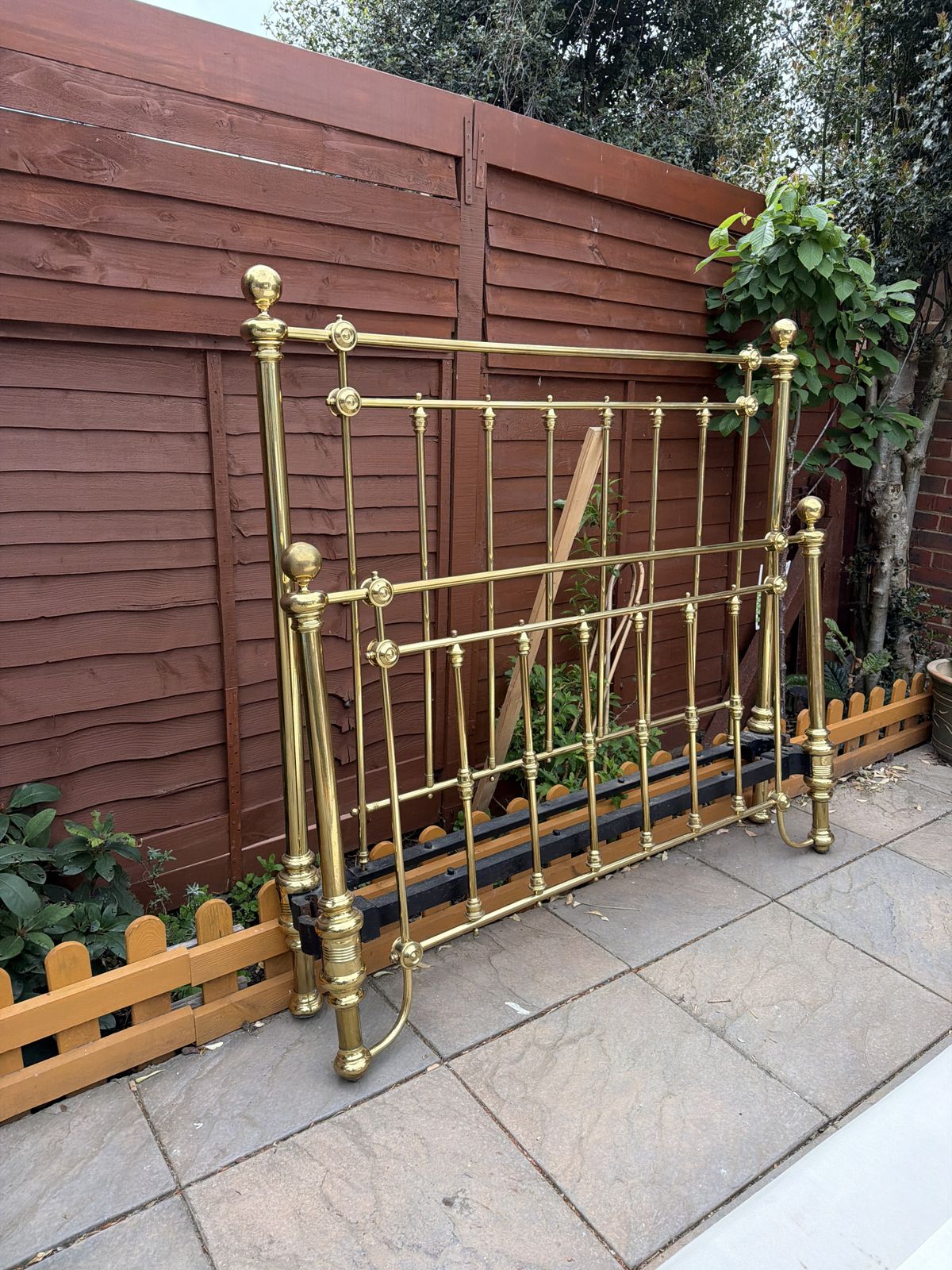 photo vinterior Stunning Victorian All Brass & Cast Iron Double Bed Frame & Base (Spare Of Repair)
