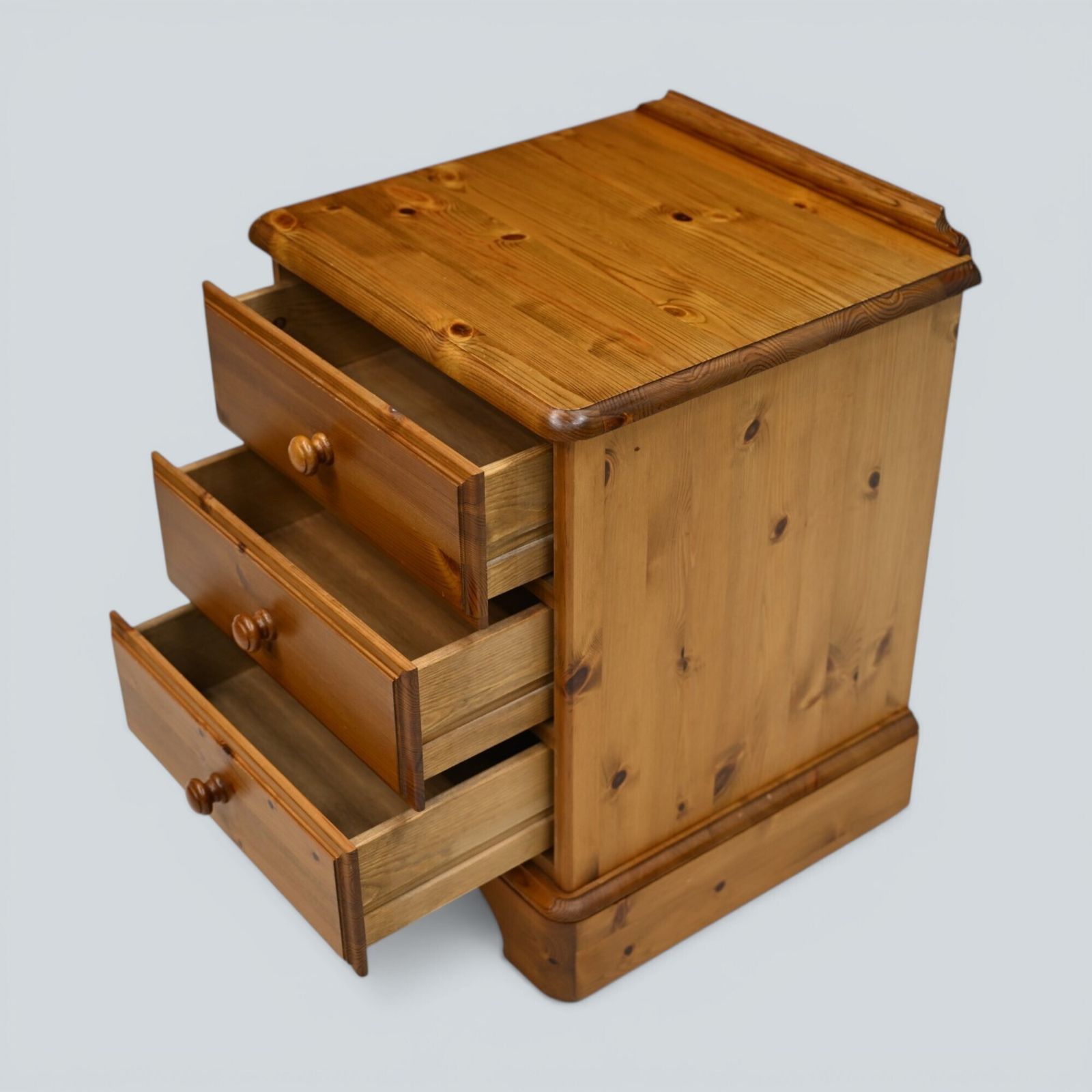 Ducal Bedside Chest Of Drawers Knotted Pine On Castors Free Uk Delivery