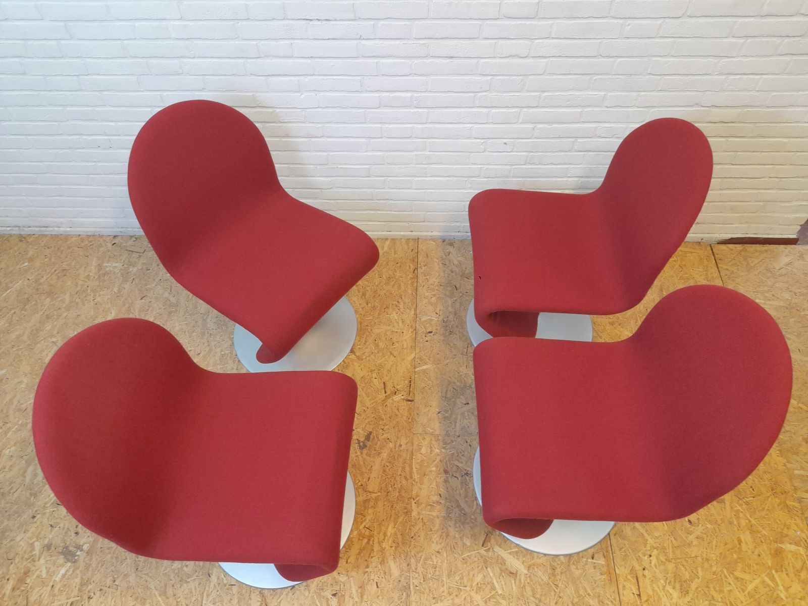 photo for sale Verner Panton 1 2 3 Serie Diner Chairs