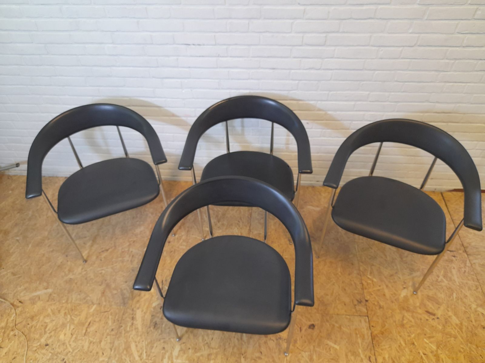 Set Of 4 Fasem P40 Diner Chairs photo Furniture