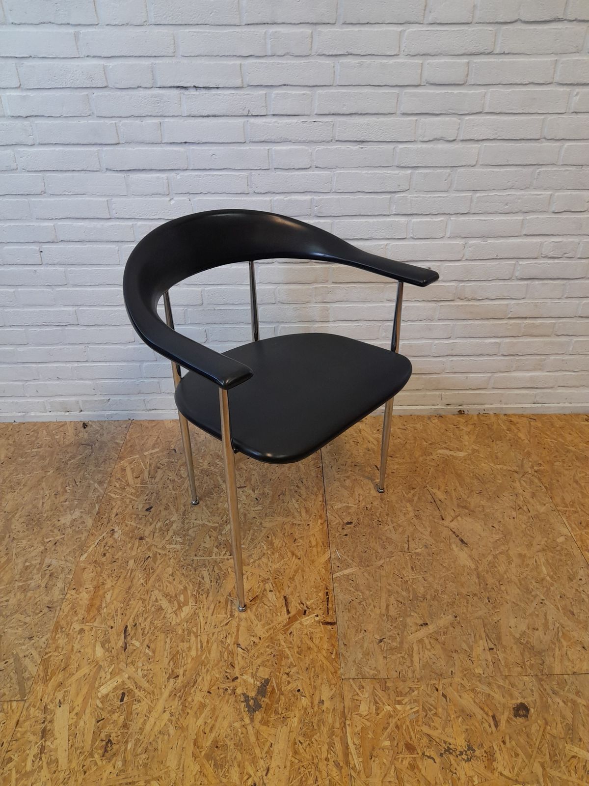 Set Of 4 Fasem P40 Diner Chairs photo vinterior