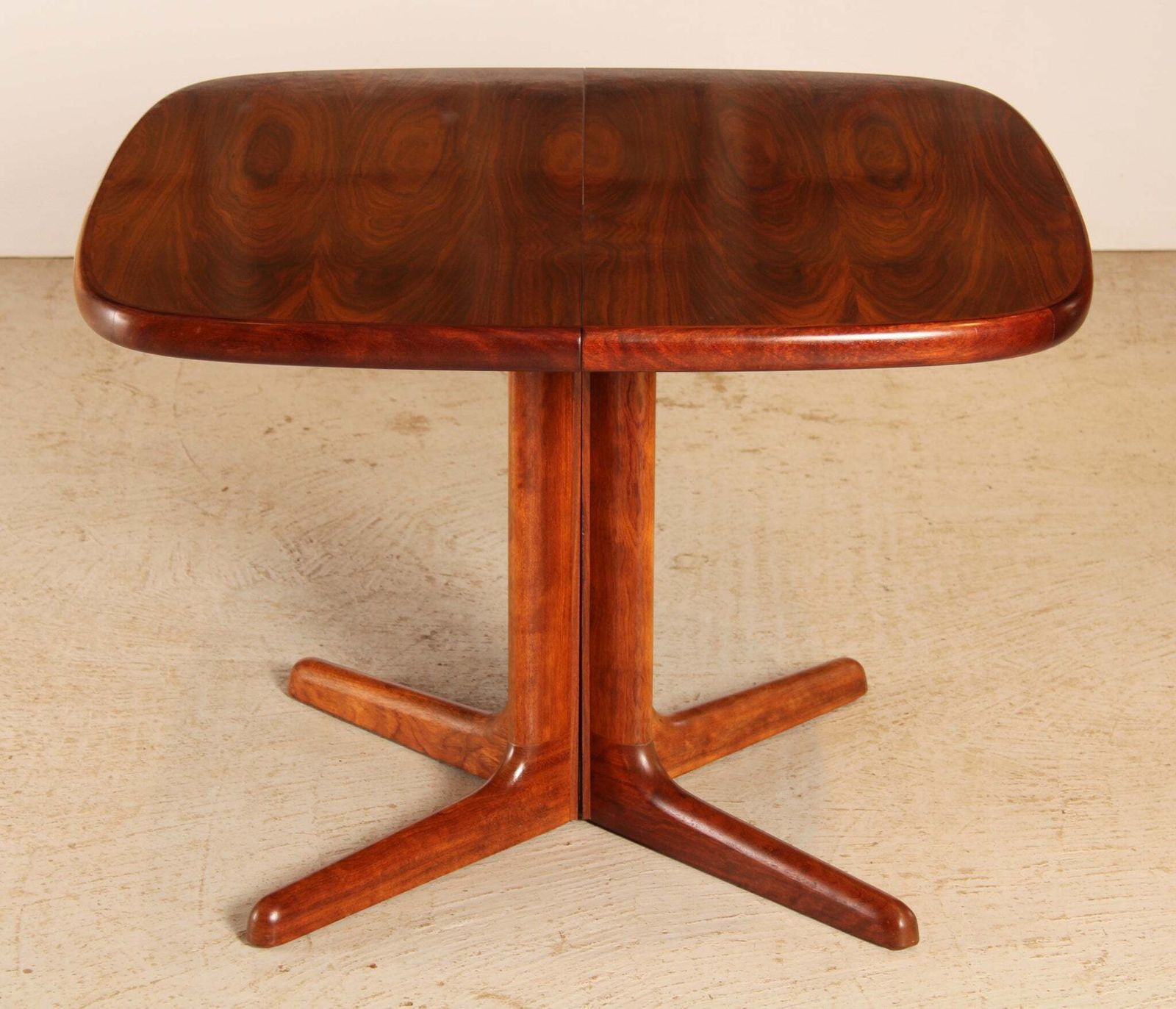 Danish Mid Century Extending Rosewood Dining Table By Skovby, Circa 1970s
