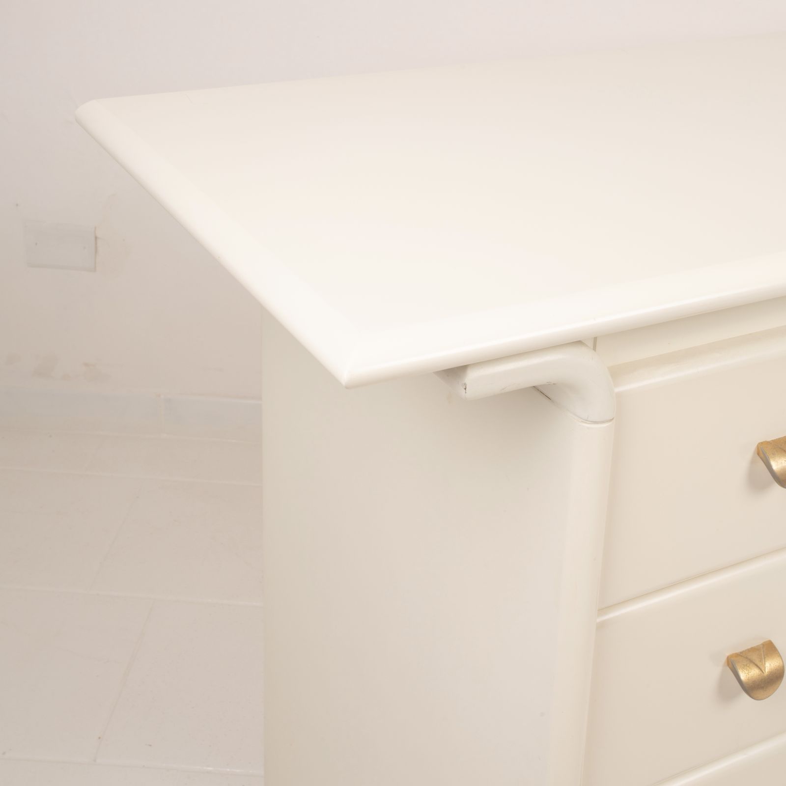 Cream Lacquered Chest Of Drawers By Pierre Cardin, 1980 photo vinterior