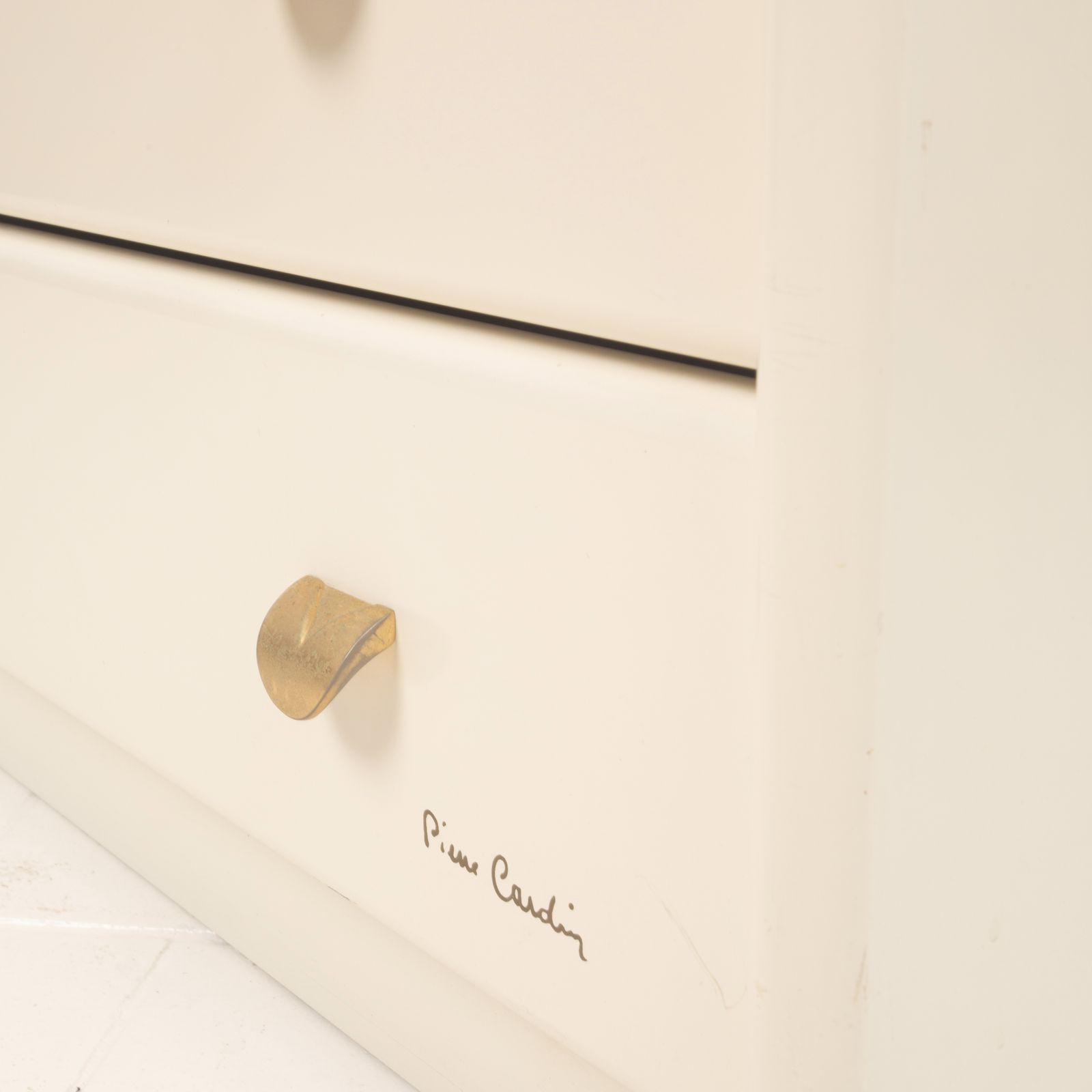 Cream Lacquered Chest Of Drawers By Pierre Cardin, 1980 photo vintage