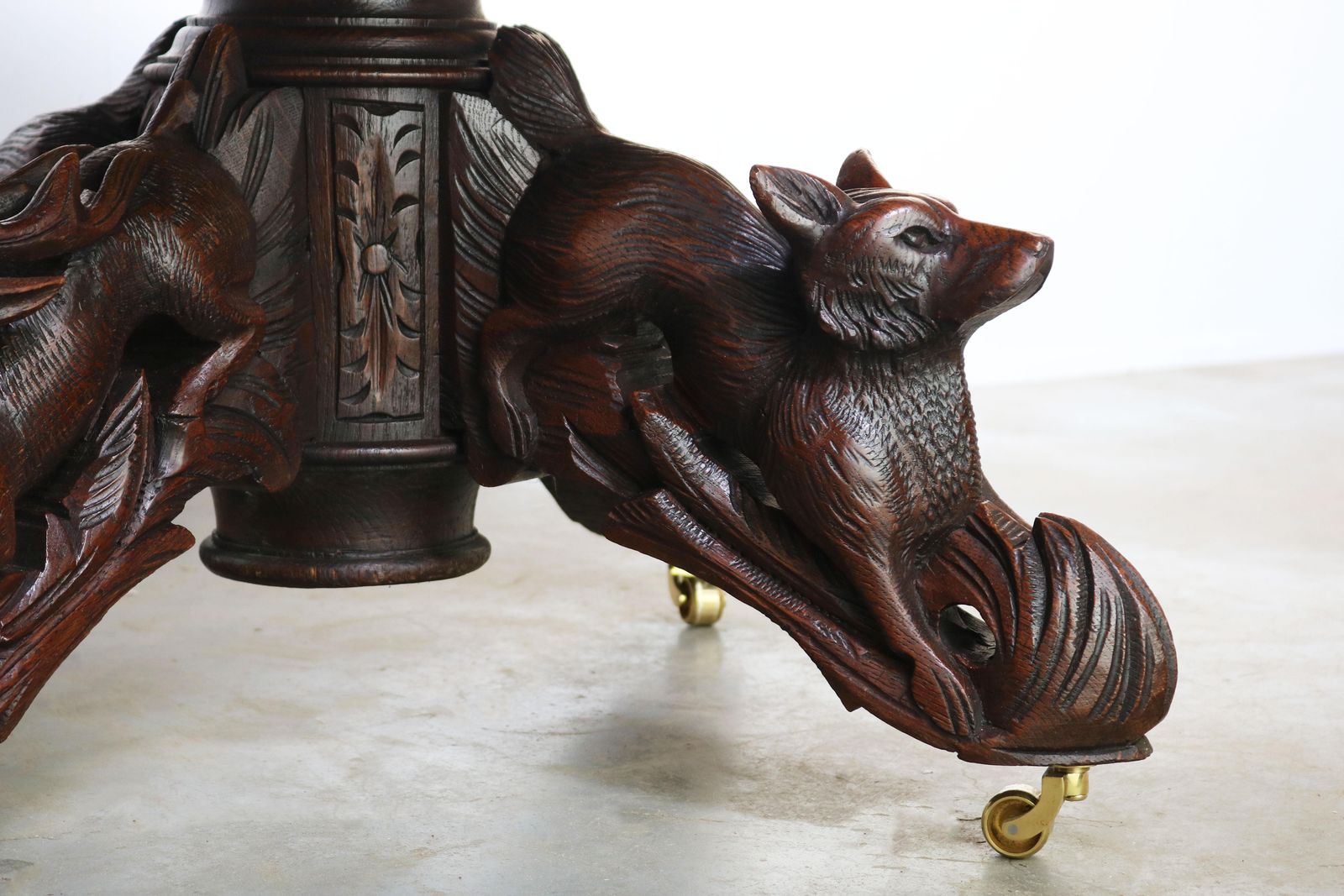 19th Century French Antique Oak Oval Dining Hunt Table Black Forest Animal Lodge photo Furniture