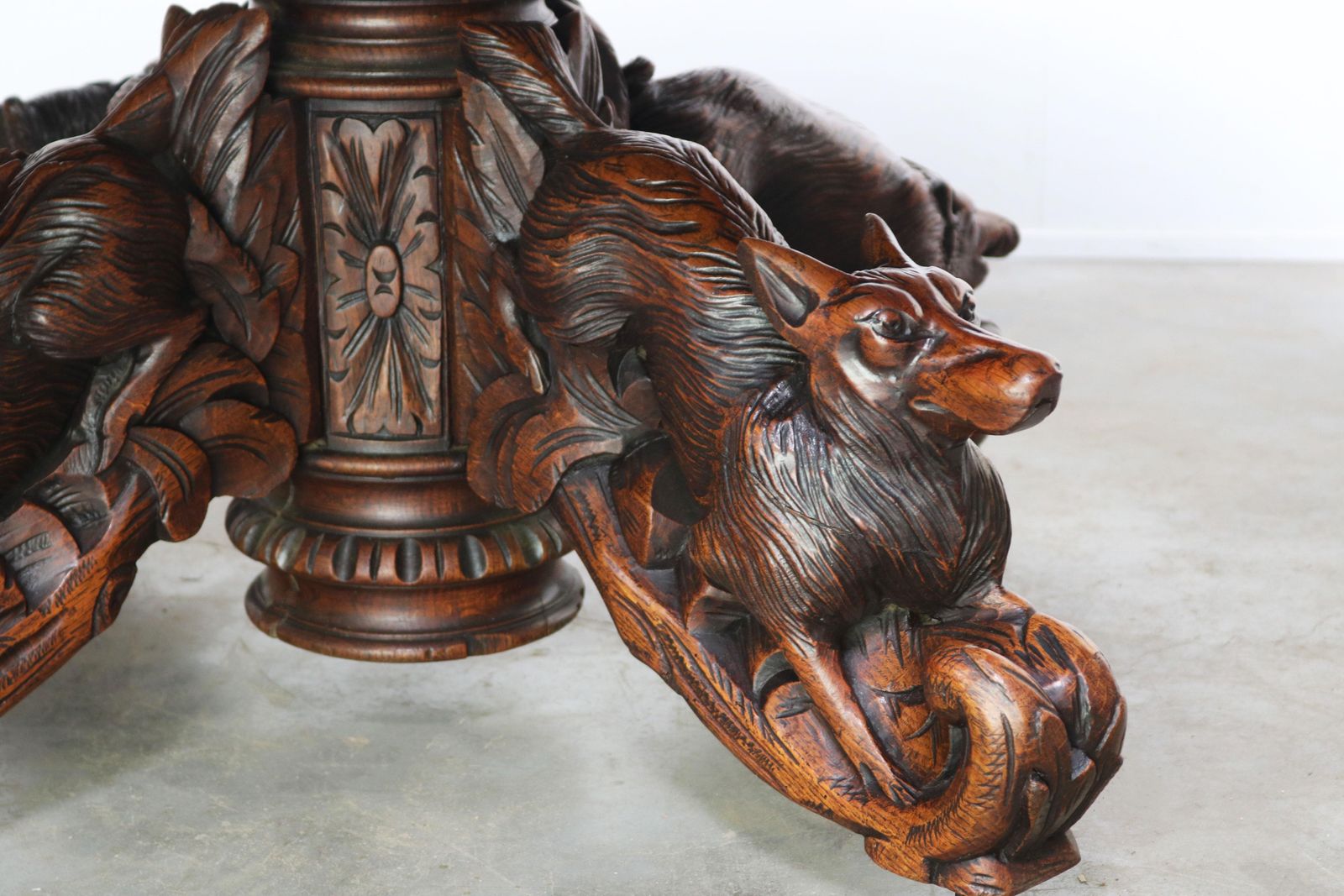 19th Century French Antique Oak Oval Dining Hunt Table Black Forest Animal Lodge photo for sale