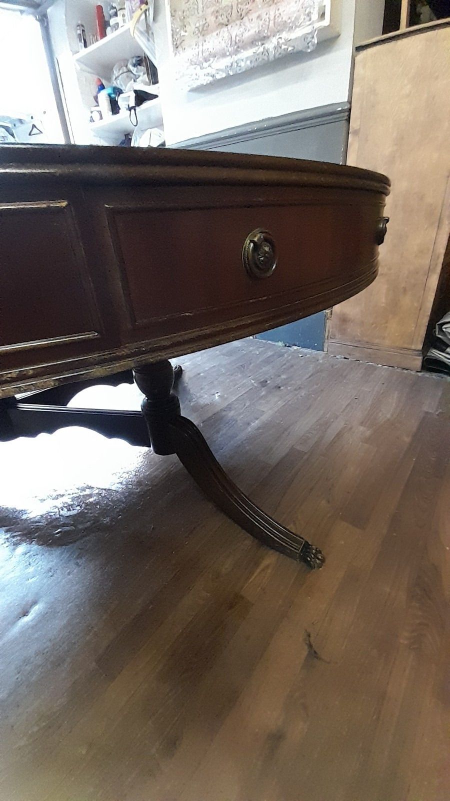photo vinterior Antique Stunning Large Circular Manogany Dining Table With Drawers And 4 Matching Chairs