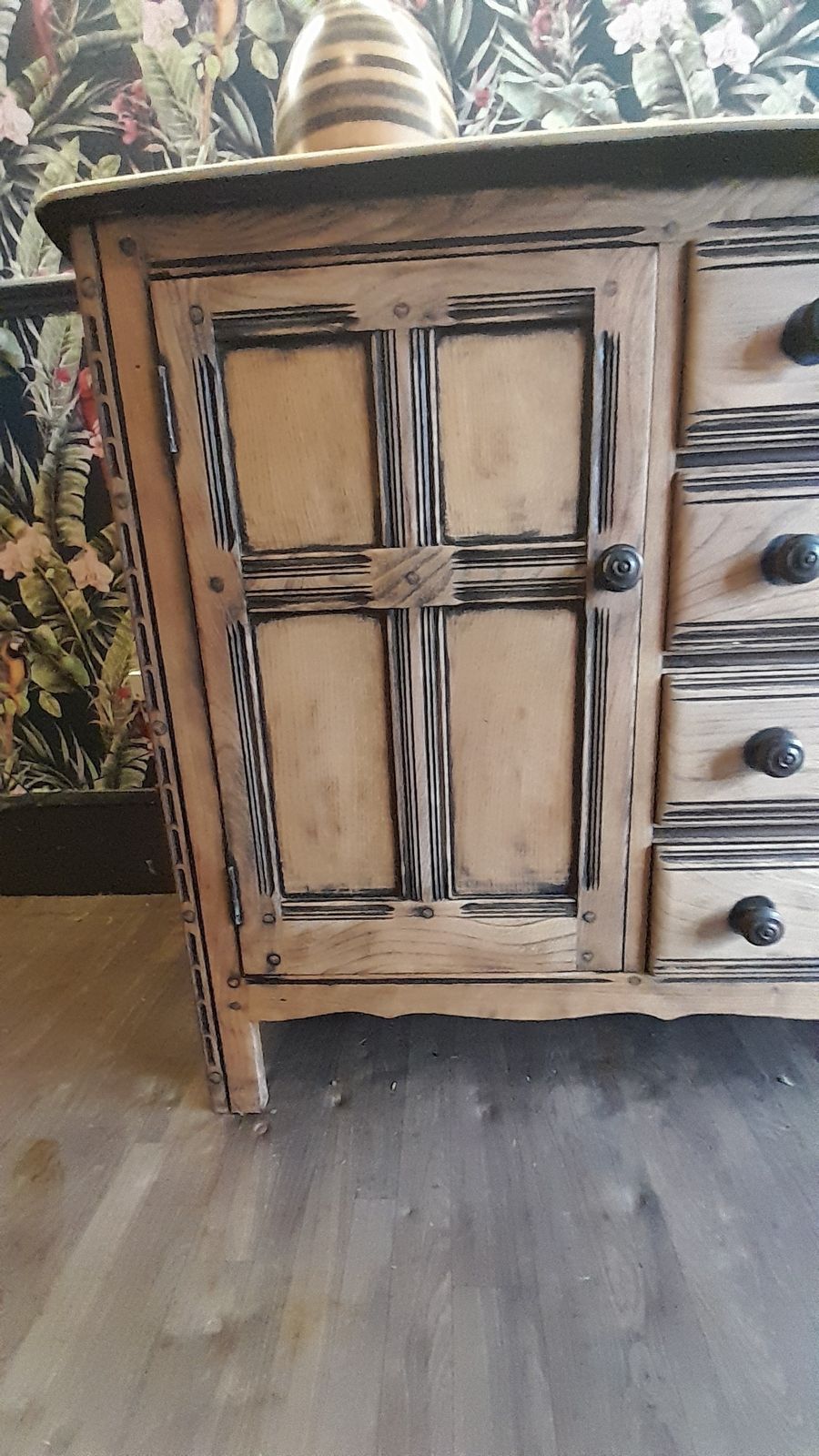 Vintage Ercol Large Sideboard 4 Drawers Flanking 4 Central Drawers photo 395.0