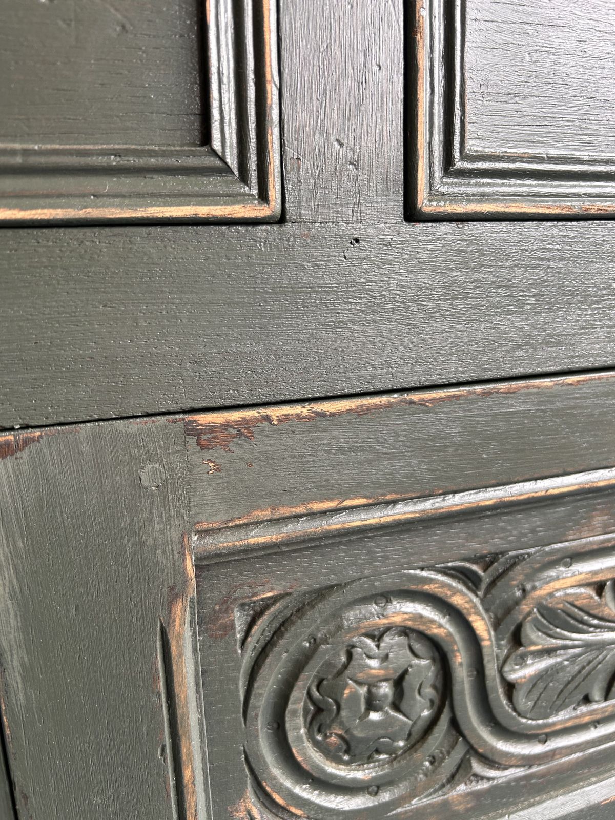 Mosswood Kitchen Dresser – Vintage Painted Pine With Carved Detail photo 1075.0