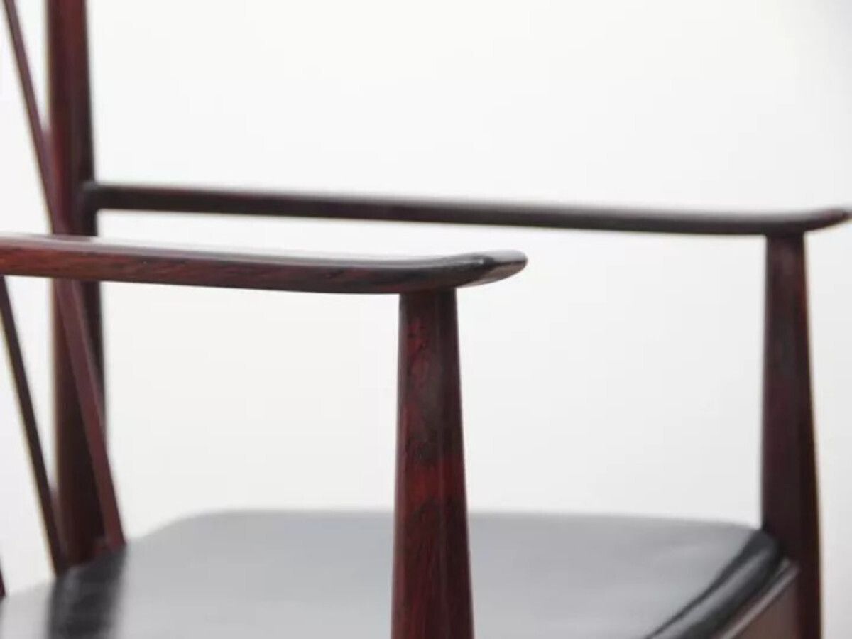 4000.0 Paire de fauteuils et table d'appoint danois en palissandre et cuir, par Arne Vodder pour Sibast, 1960. photo