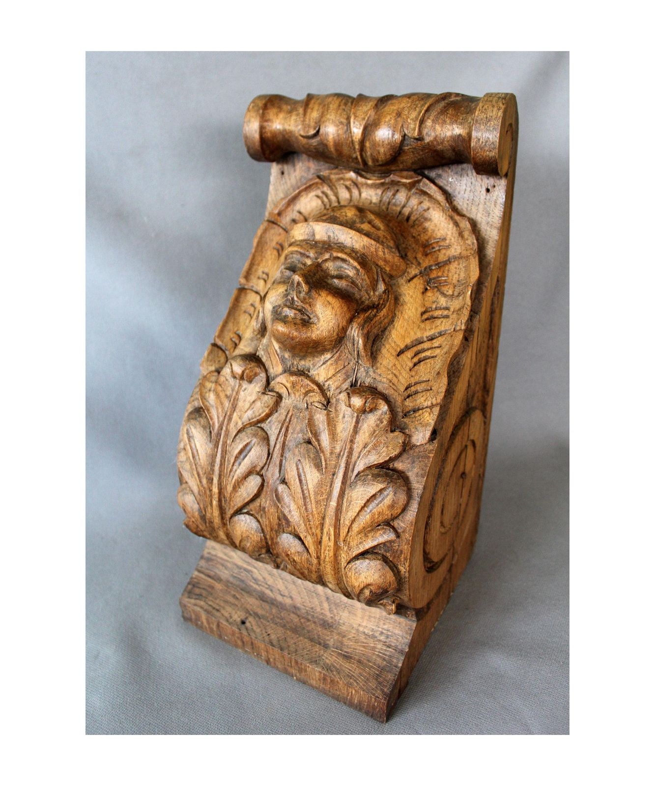 Very Large Antique Ornate Wood Corbel Bracket, Scroll Design, Man Face, Flemish Style, Acanthus Architectural, Style Renaissance, Salvage