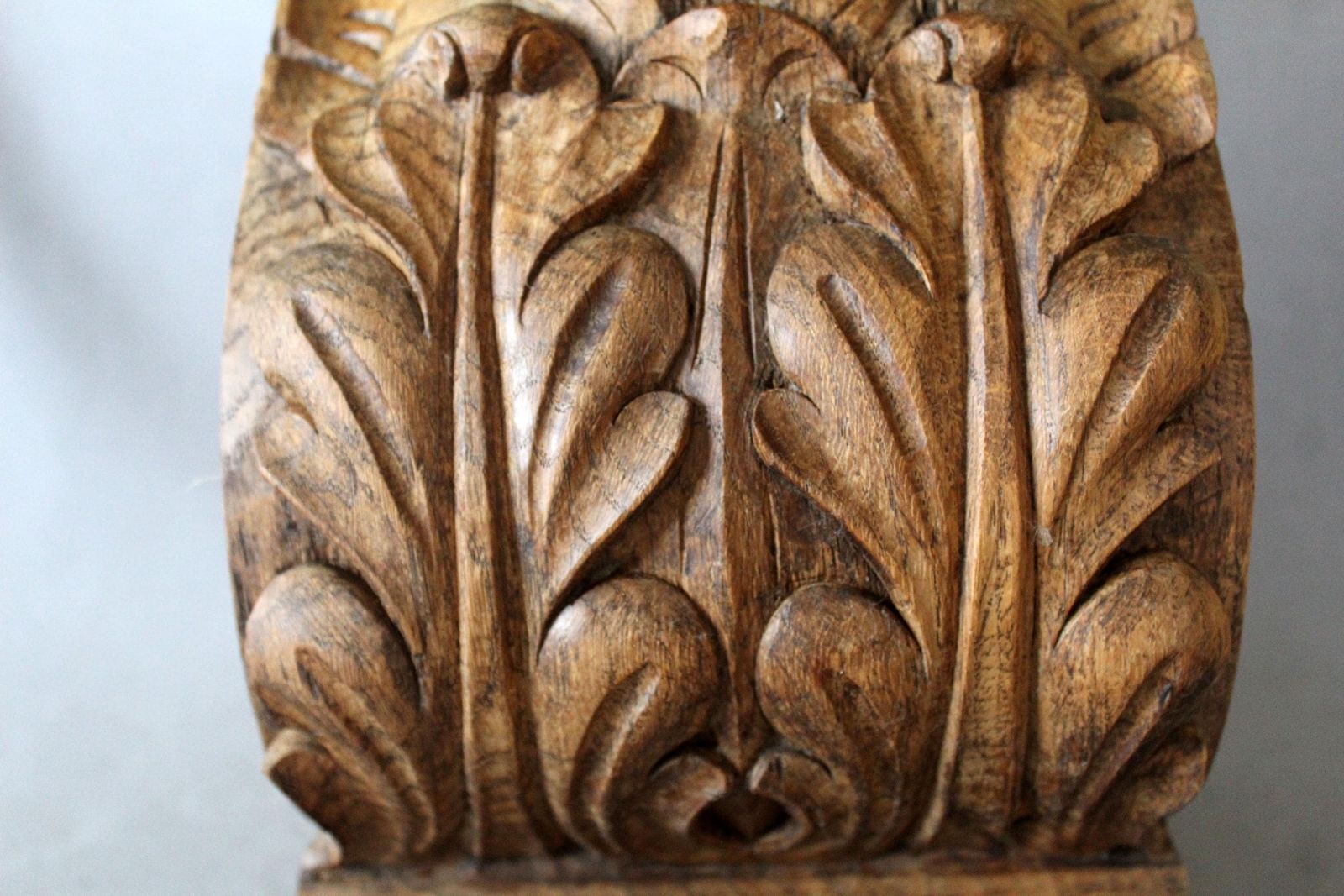 Kunst Zeer grote antieke sierkorbeel van hout, scrolldesign, mannengezicht, Vlaamse stijl, acanthus, architecturaal, stijl Renaissance, sloophout photo