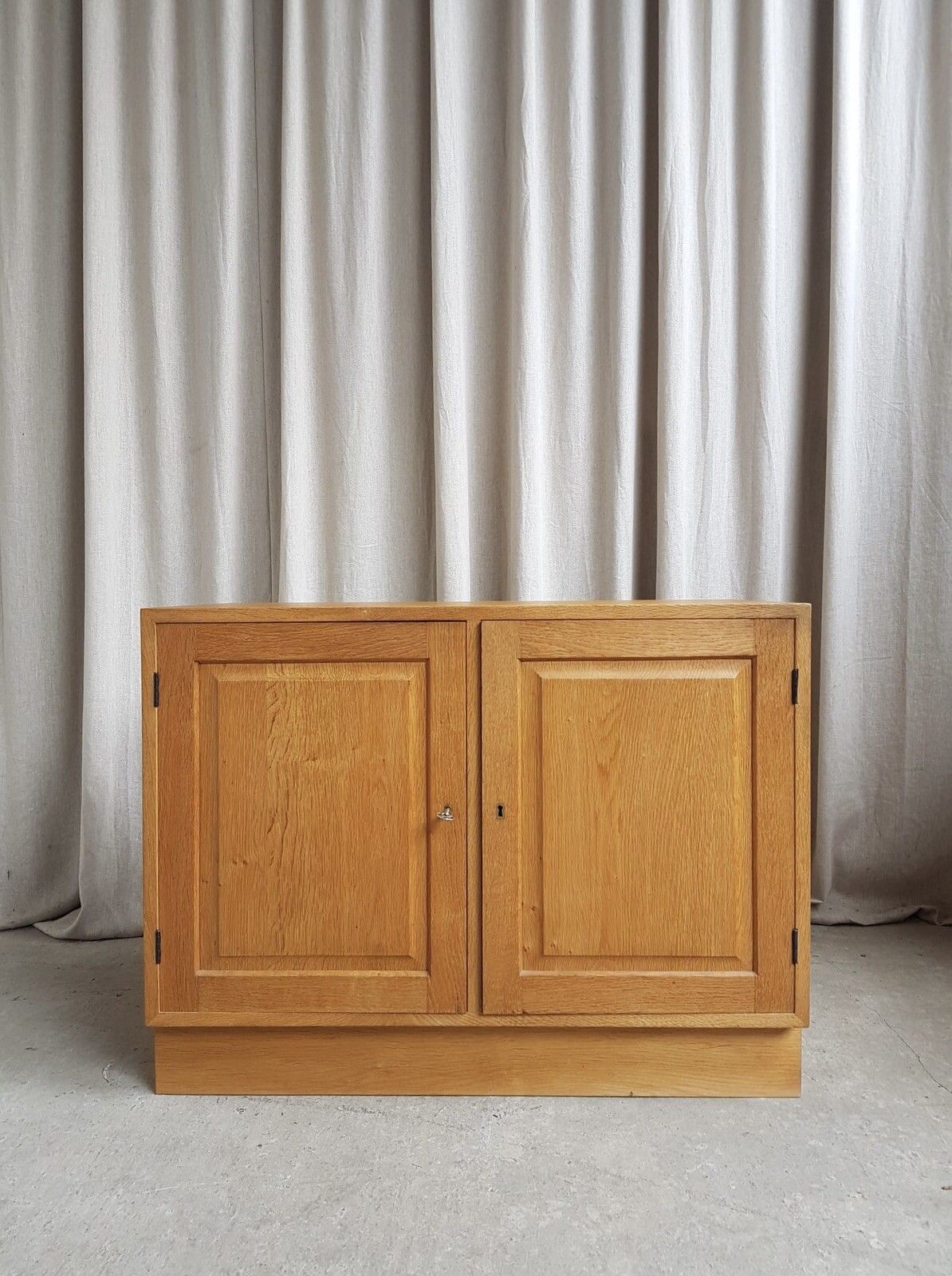 Vtg Mid Century Danish Oak Compact Sideboard Media Cabinet Scahdi Retro R516 photo vinterior