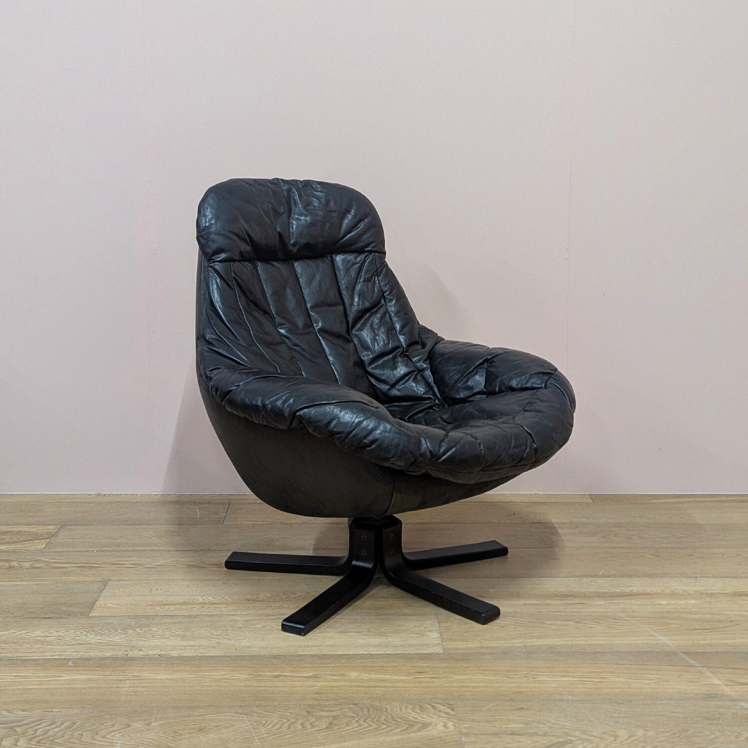Original Midcentury Danish Leather Swivel Chair By Bramin photo vinterior