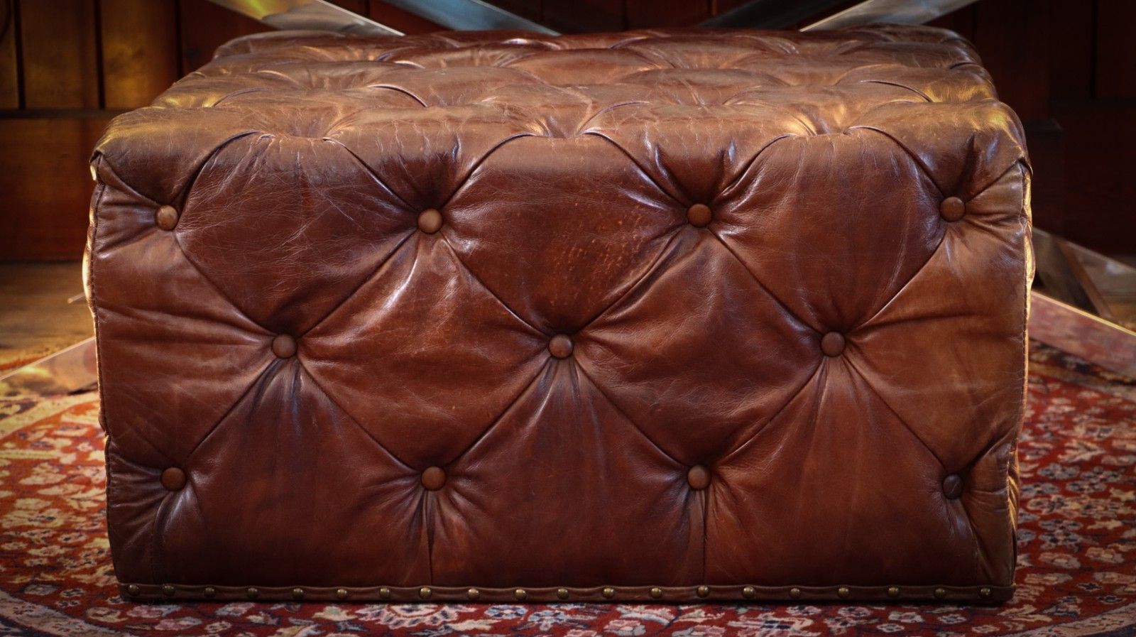 photo furniture Timothy Oulton Lord Digsby Sqaure Leather Footstool Ottoman Antique Whisky Tan🚚