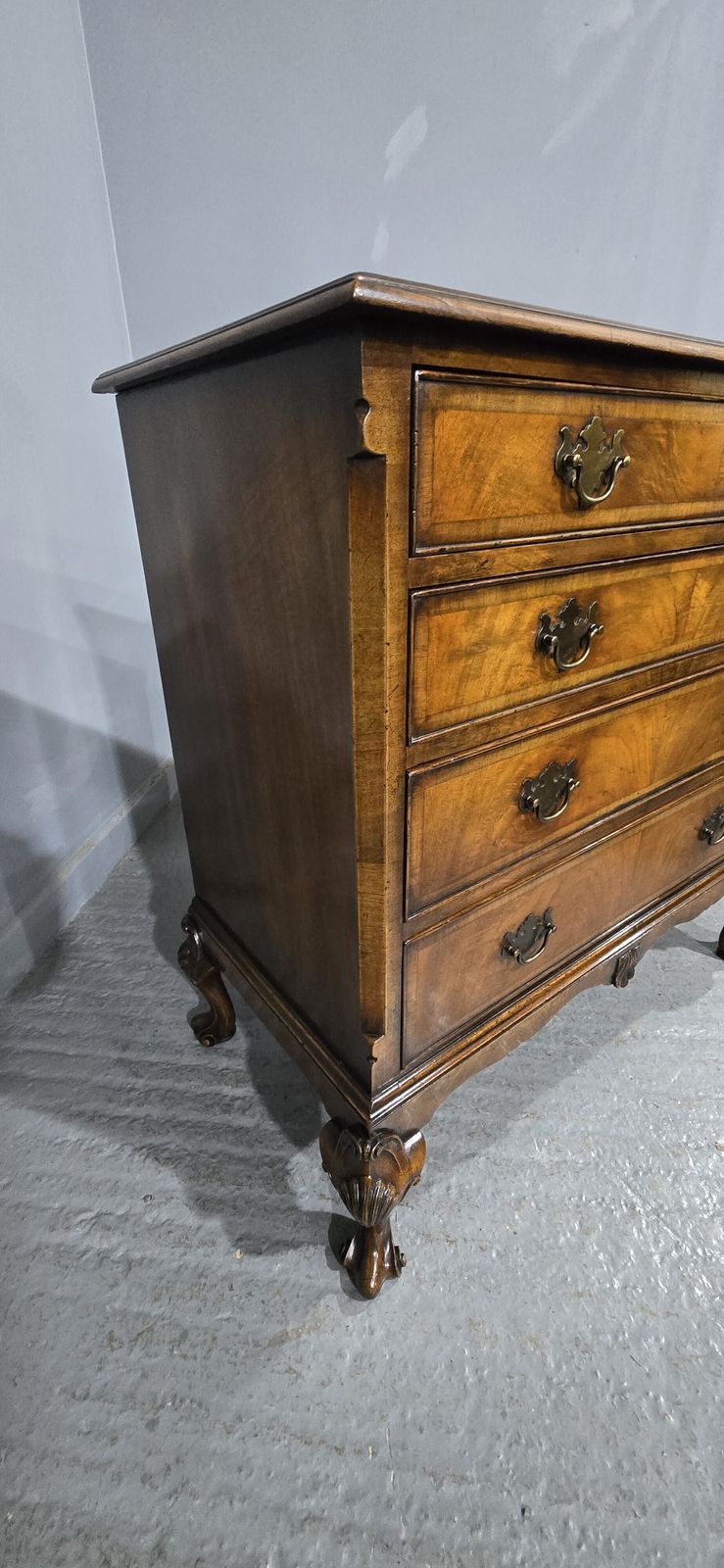 Superb Queen Anne Walnut Chest Of Drawers photo vintage