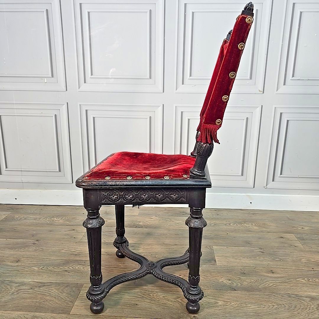 photo vinterior Antique Victorian Bedroom Chair Carved Ebonised Side – Renaissance Style Wooden