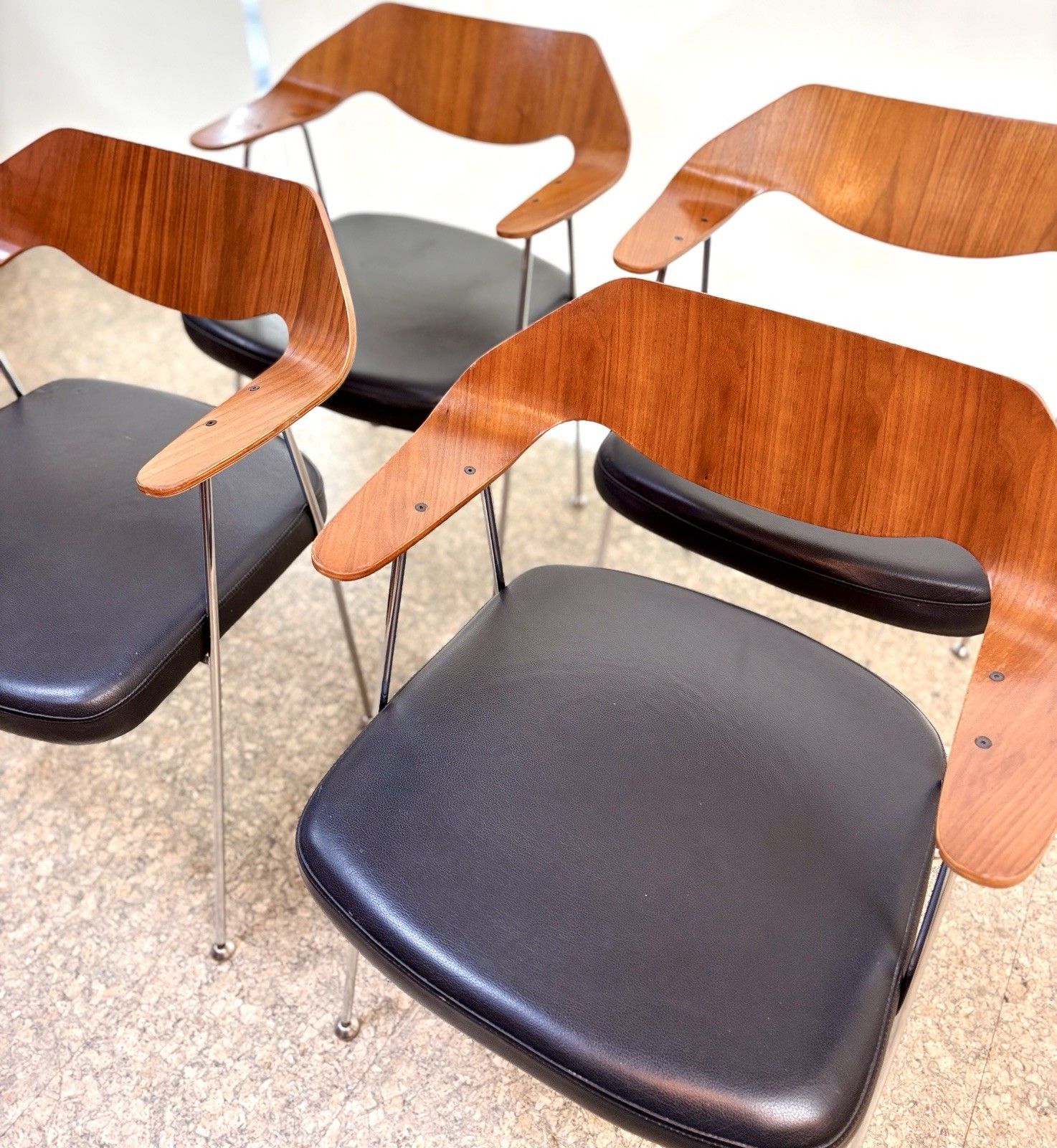 Mid Century Robin Day For Habitat 675 Chairs X 4 Vintage Retro photo 965.0