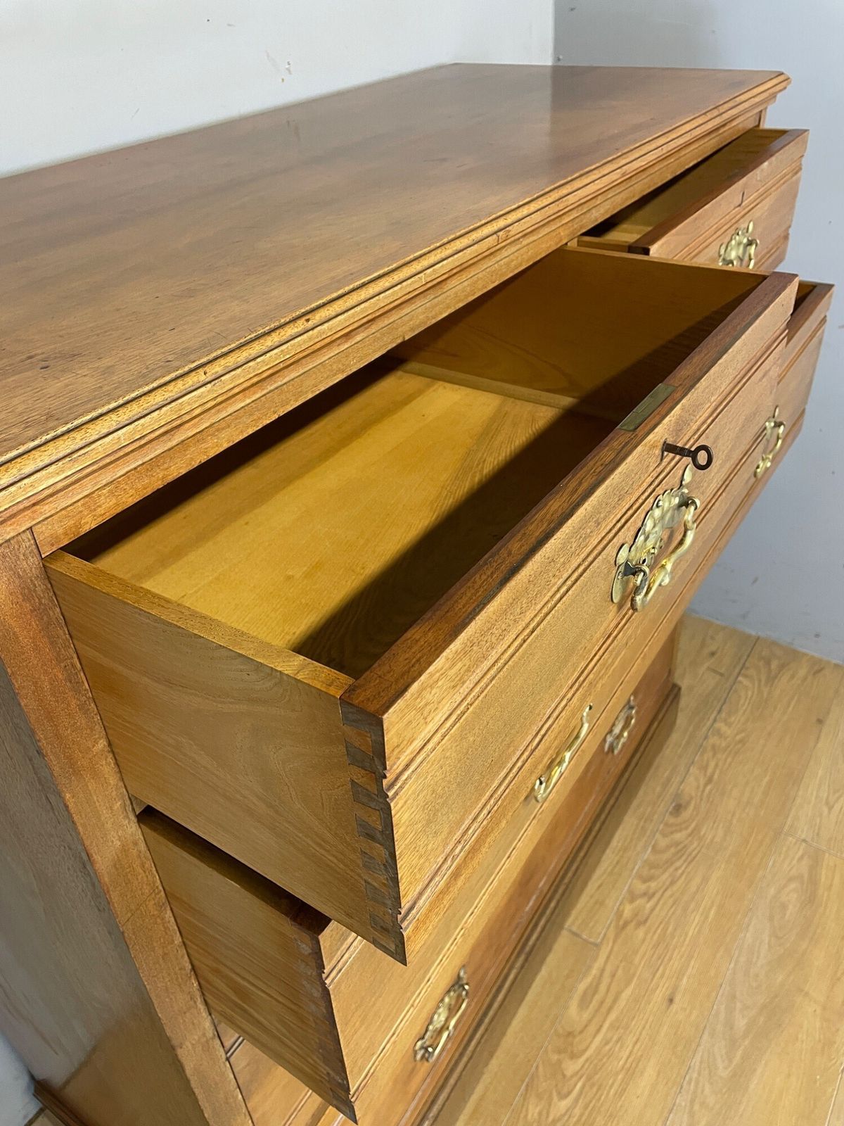 Arts And Crafts Solid Satin Walnut Four Height Chest Of Drawers photo vinterior