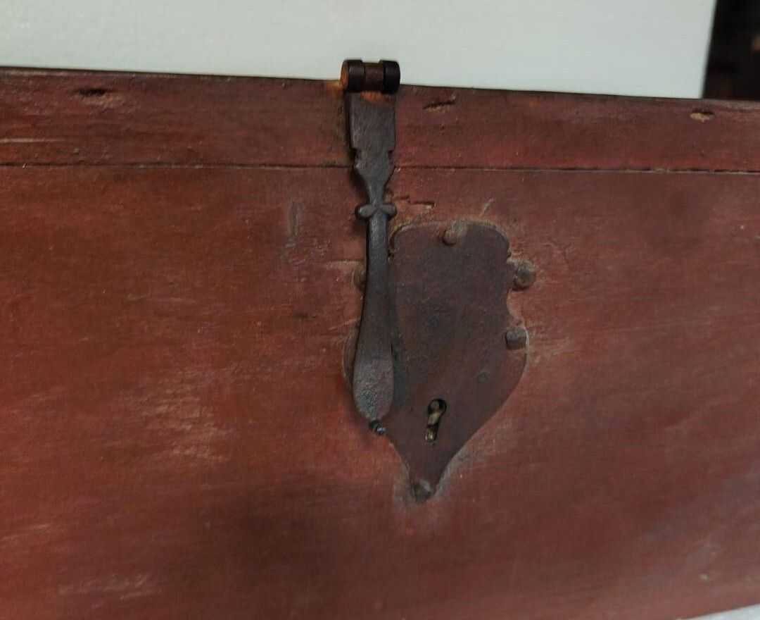 Antique Wooden Box From The 17th Century photo vinterior