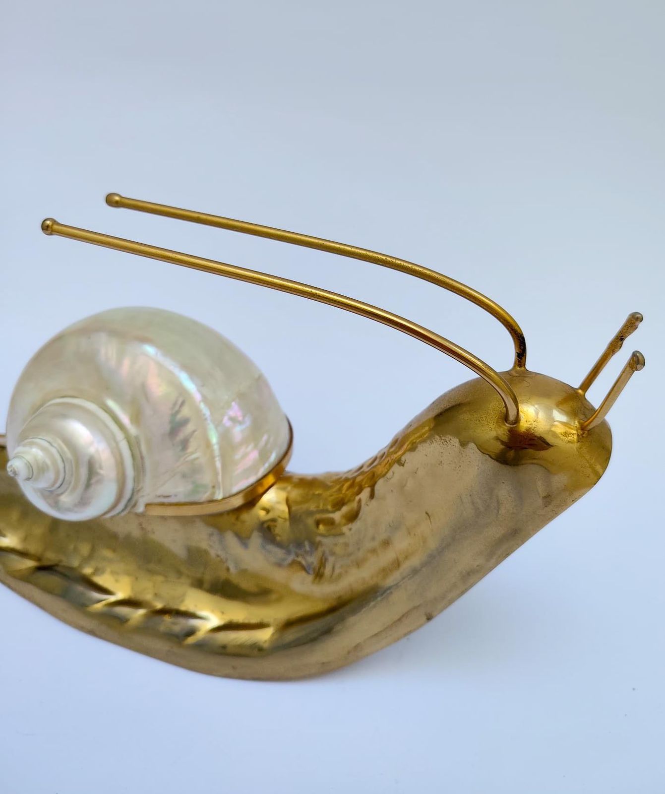 Vintage Mid Century Design Brass Snail Sculpture With Mother Of Pearl Shell, 35 Cm photo vintage