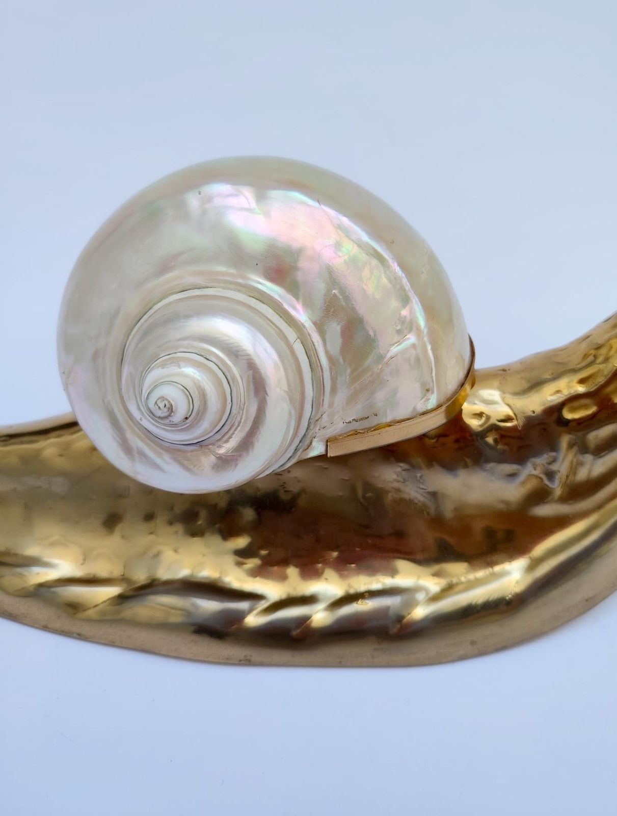 photo furniture Vintage Mid Century Design Brass Snail Sculpture With Mother Of Pearl Shell, 35 Cm