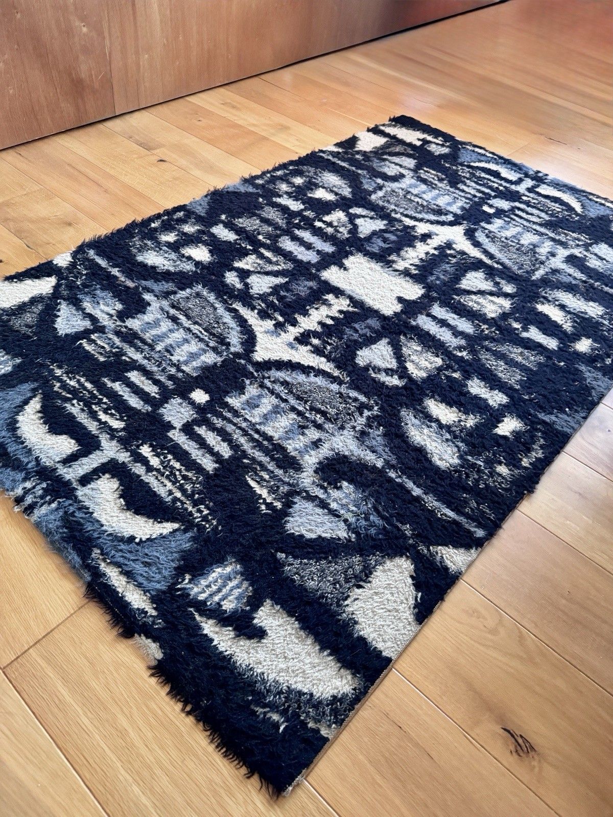 photo for sale Mid Century Scandinavian Style Modernist Rug 115cm X 180cm
