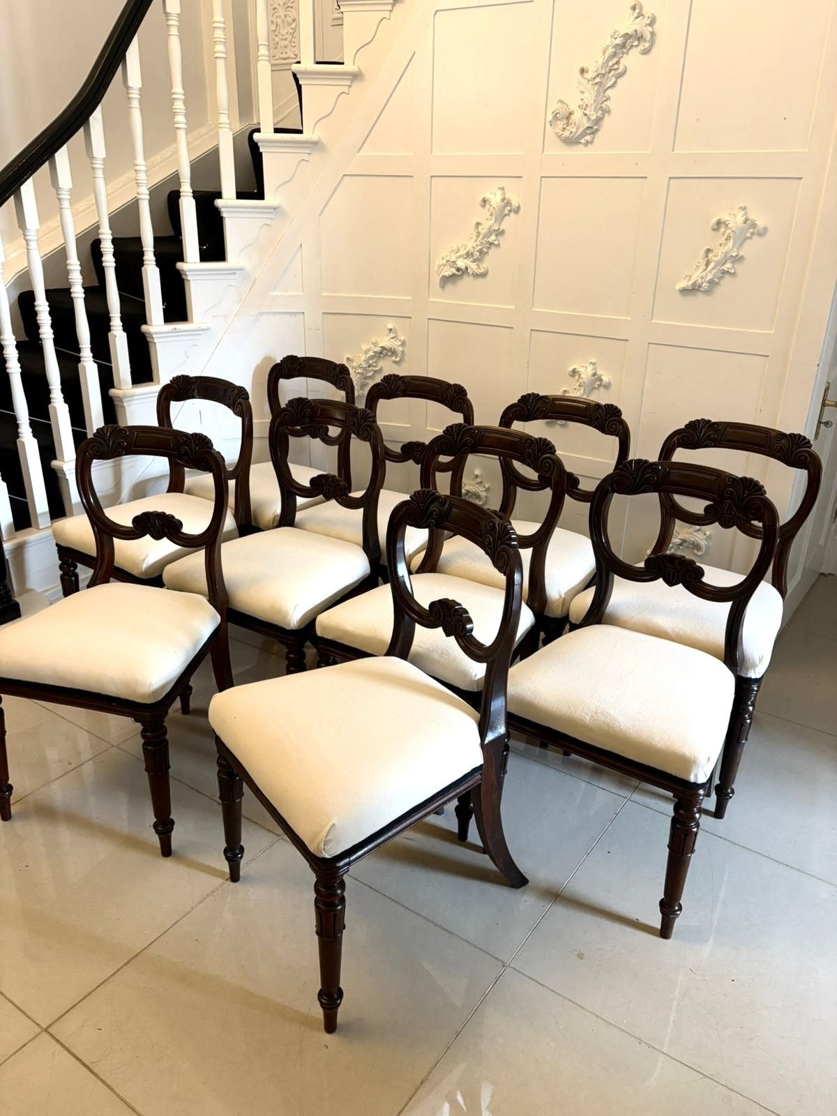 photo furniture Antique Set Of 10 English 19th Century Carved Mahogany Dining Chairs