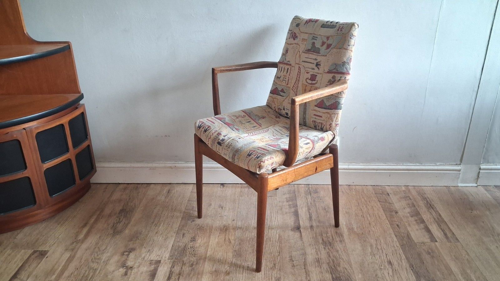 photo vintage Delightful  Pair Of 1960's Archie Shine For Robert Heritage Teak Armchairs