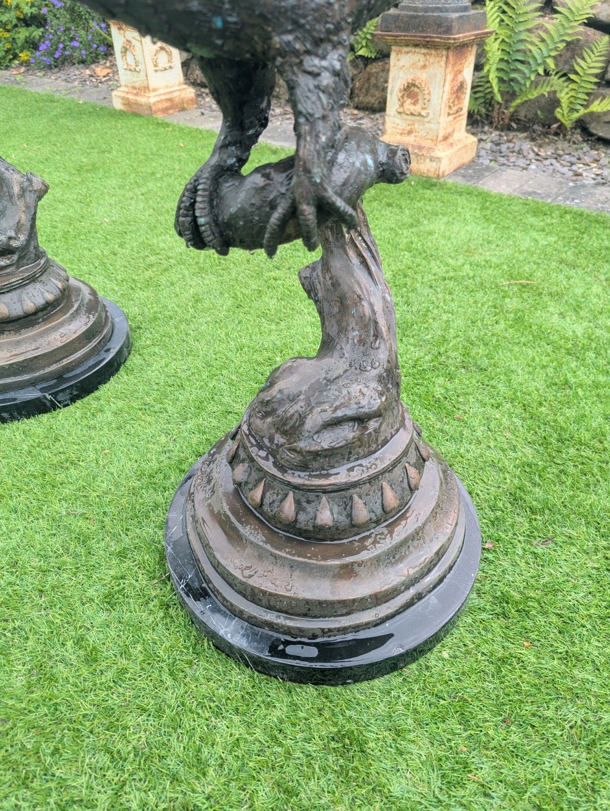 photo furniture Vintage Bronze Eagles On Marble Bases Delivery Available 0326.