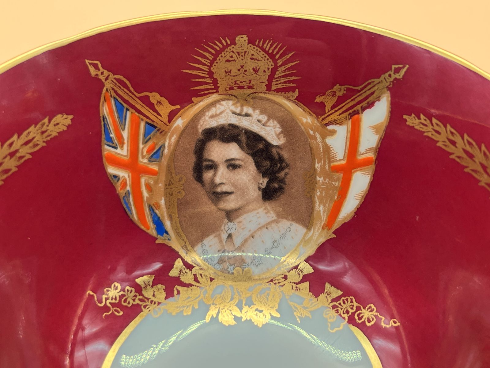 Home Decor Aynsley China Queen Elizabeth 11 Coronation 2 June 1953 Commemorative Tea Cup & Saucer Duo. photo