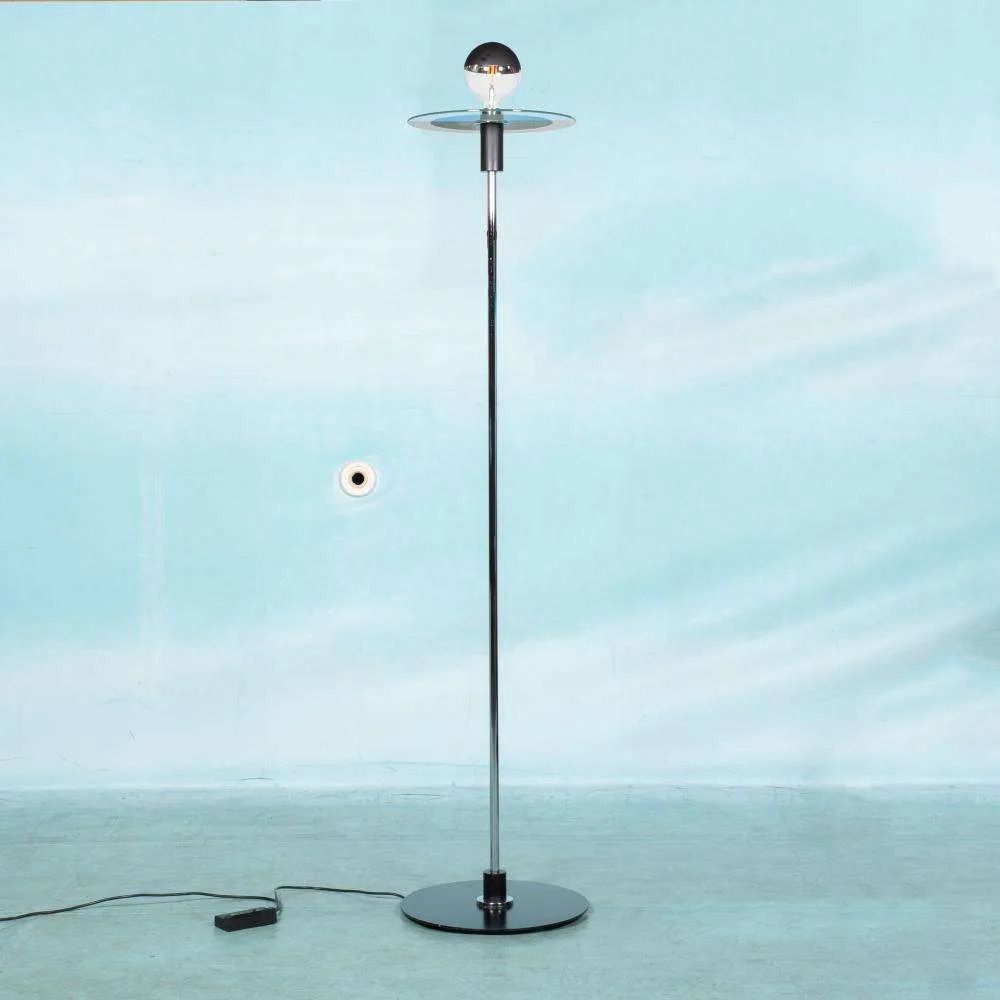 Minimalistische Vloerlamp Van Glas En Chroom, In Bauhaus Stijl.
