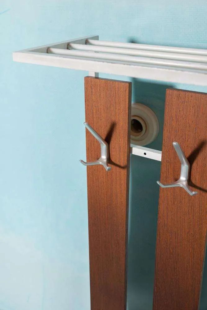 Vintage Hardhouten Kapstok, Minimalist Midcentury Coat Rack. photo vinterior