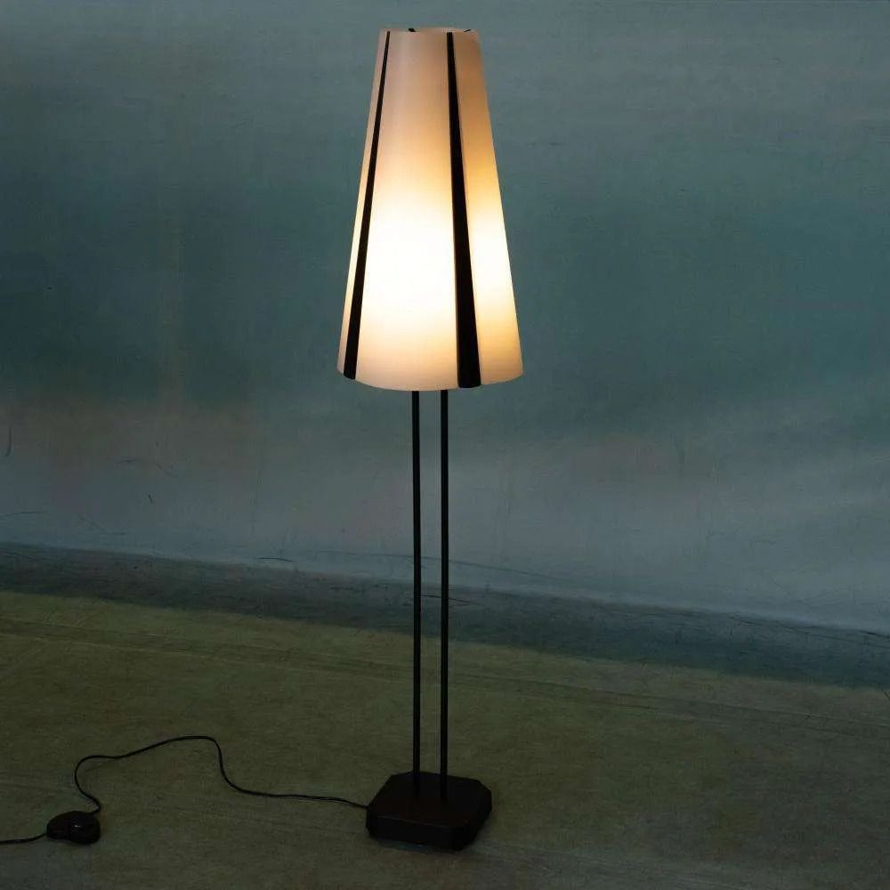 photo furniture Vloerlamp Uit De Jaren 80, Ikea Memphis Stijl Vloerlamp Vistofta Large.