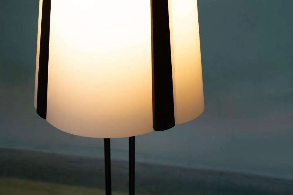 photo vinterior Vloerlamp Uit De Jaren 80, Ikea Memphis Stijl Vloerlamp Vistofta Large.