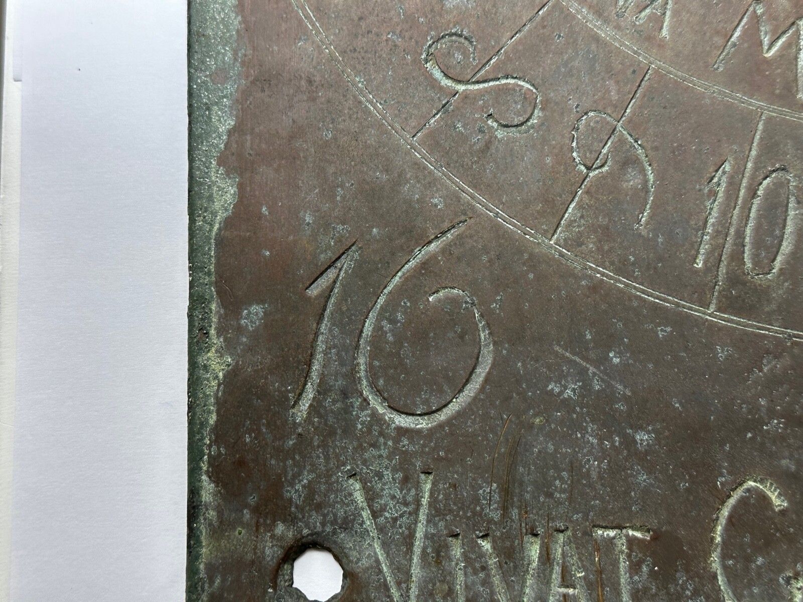 photo vintage 17th Century Bronze Garden Sundial Plate Gnomon Timepiece King Charles II Lives