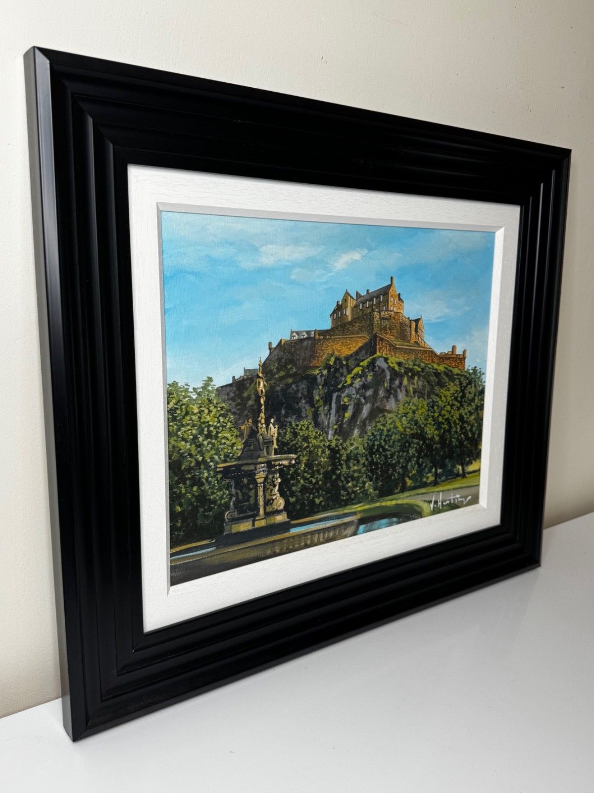 21st Century Painting Crown Of The Capital At Dawn Edinburgh Castle With The Ross Fountain photo vinterior