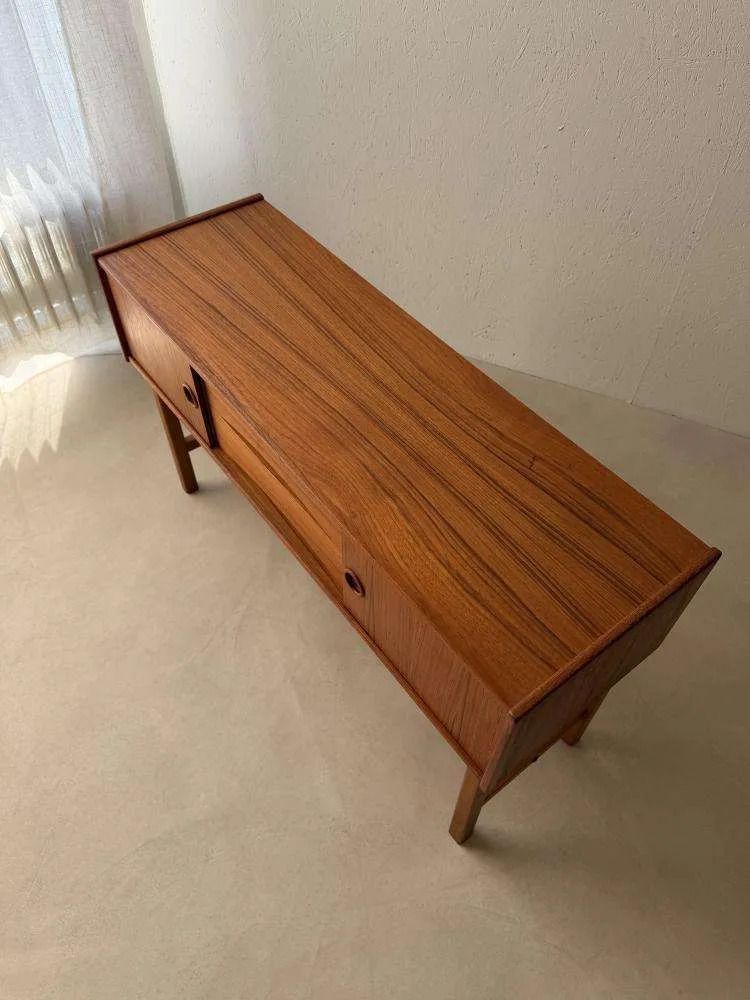 Scandinavisch Teakhouten Dressoir Ca. Jaren 1960 – Compact Deens Design photo vintage