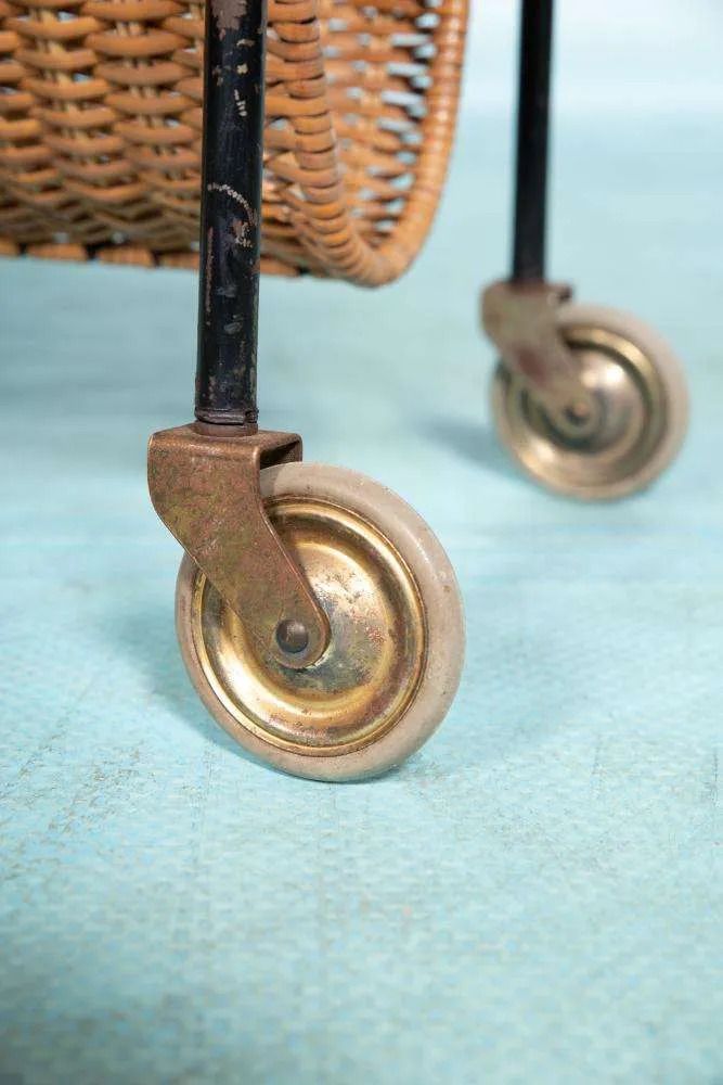 photo vintage Vintage Bijzettafel Uit De Jaren 70, Bohemian Leestafel.