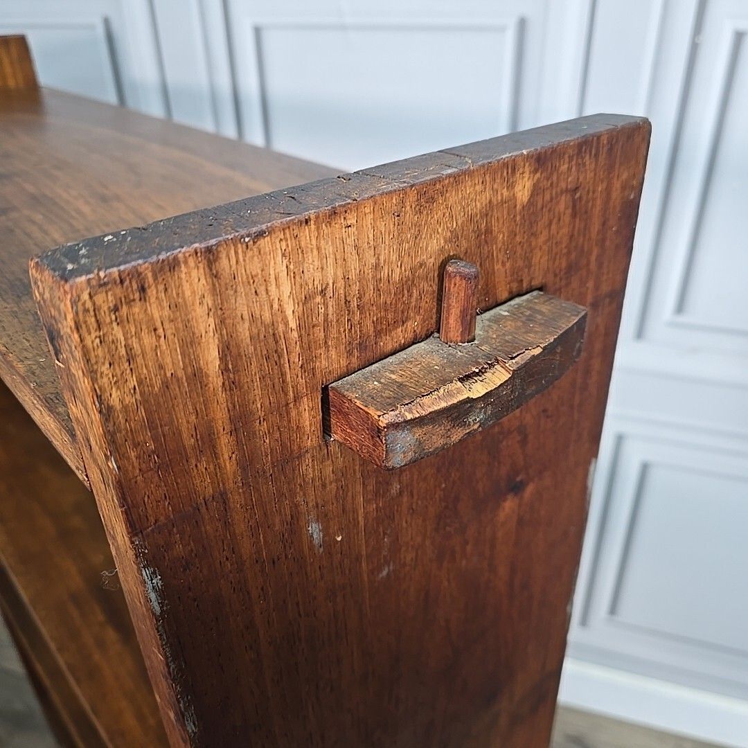 photo vintage Antique Bookcase Shelf / Shelves Vintage Solid Wooden Arts & Crafts Pegged
