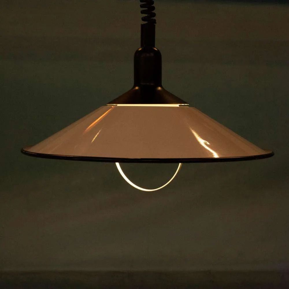 Zweeds Minimalistisch Hanglampje Uit De Jaren 1970, Vintage Treklamp. photo vintage