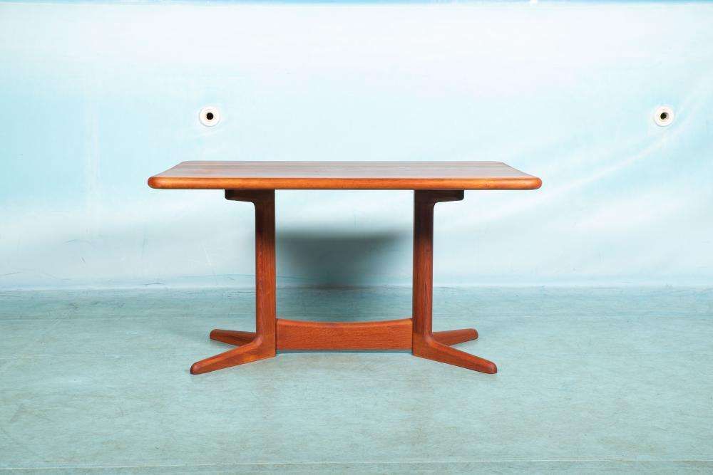 Deens Design Eettafel, Nagezien En Opgeknapt – Teak Eettafel Uit De Jaren Zestig. photo 1203.0