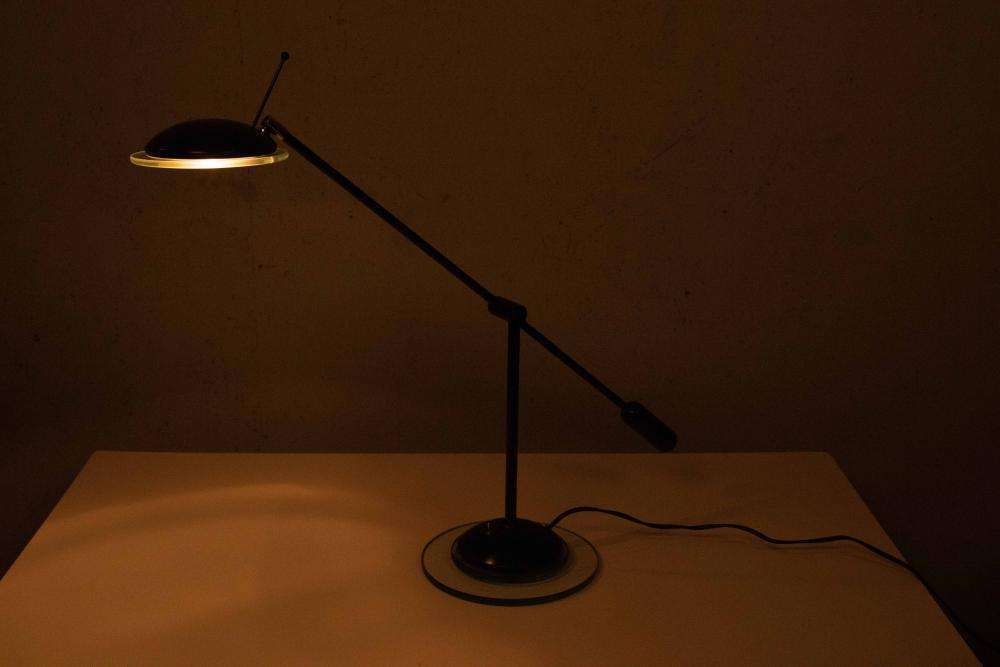 Verlichting Vintage Memphis Stijl Hengellamp, Minimalistische Bureaulamp. photo