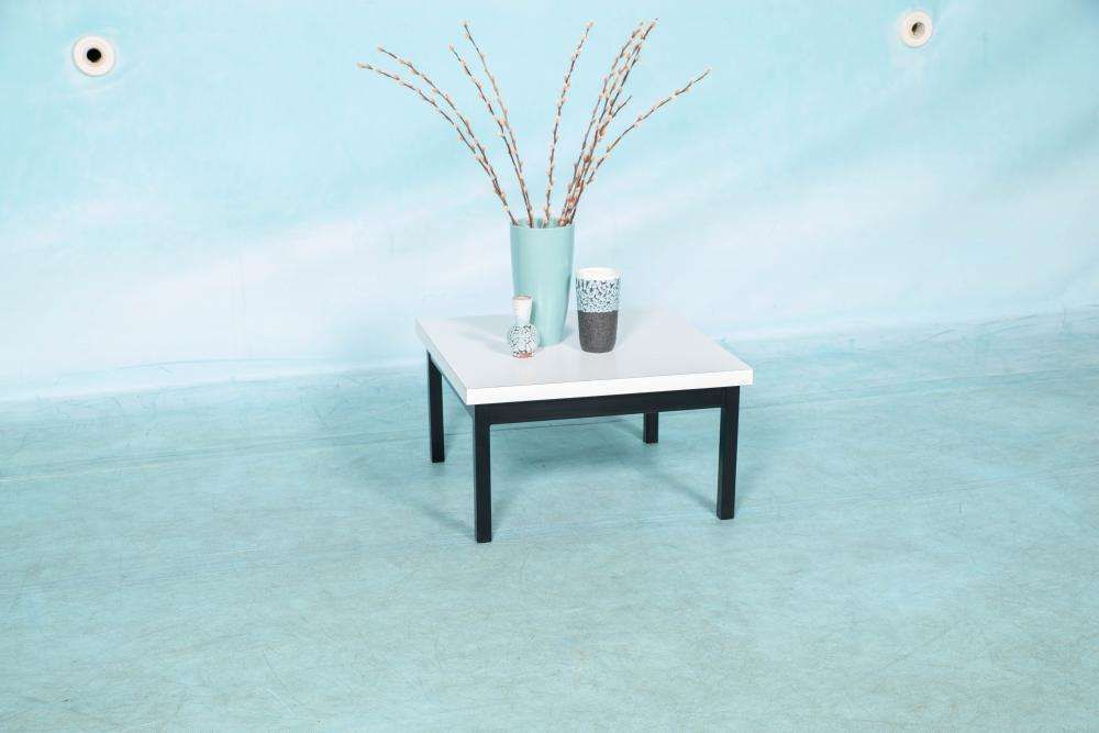 Memphis Stijl Salontafel Jaren 80, Zwart Witte Bijzettafel. photo for sale