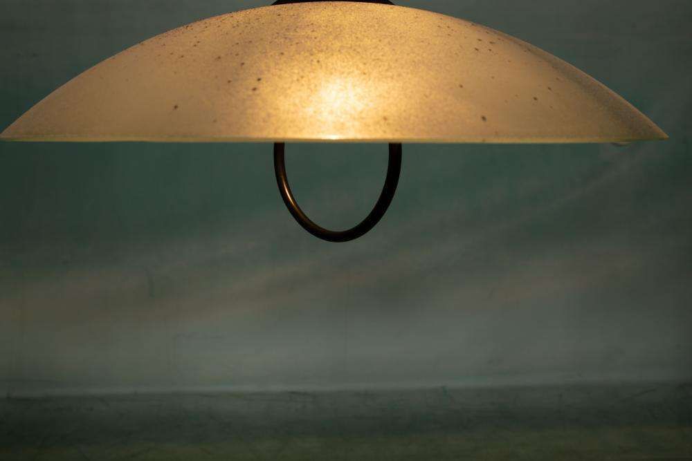photo vinterior Memphis Jaren 1980 Glazen Hanglamp, Vintage Treklamp.